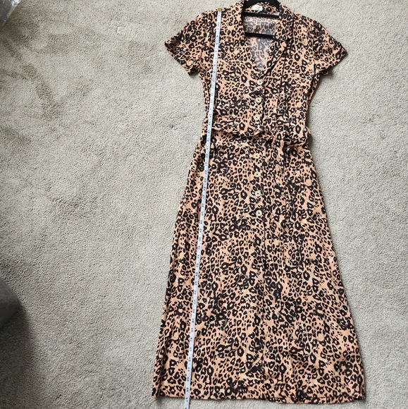 ARITZIA Wilfred Leopard Print Short Sleeve Midi Dress Button Closure Waist Belt - Picture 9 of 12